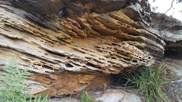 03 Sandstone formation en route